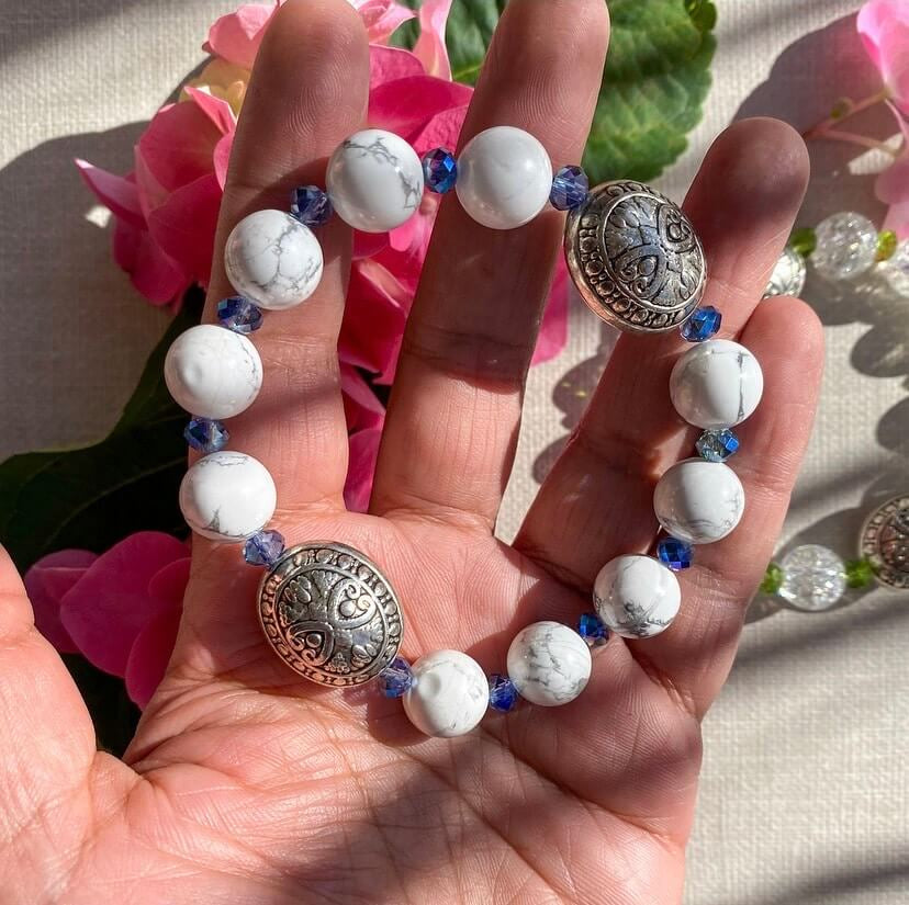 Peace & Patience | HOWLITE